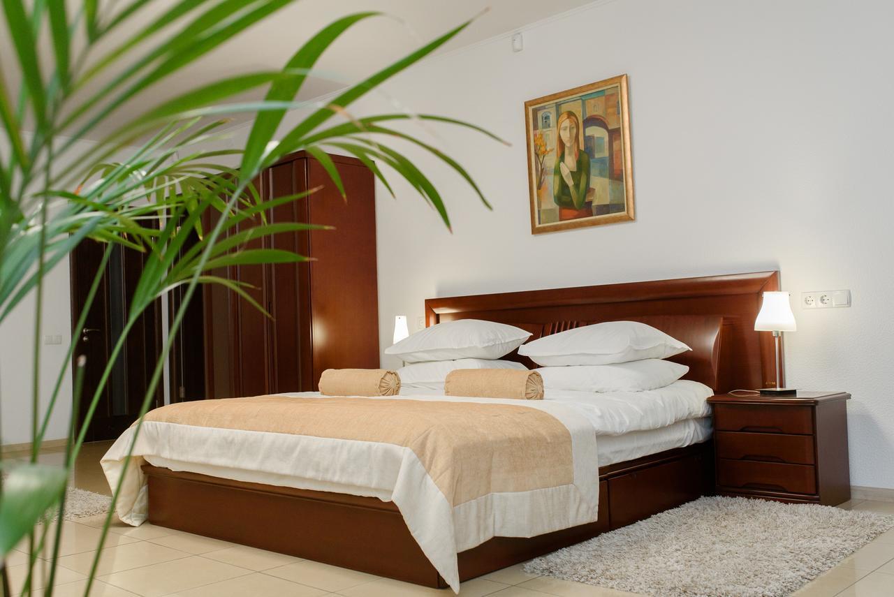 סומי M&M Aparthotel מראה חיצוני תמונה